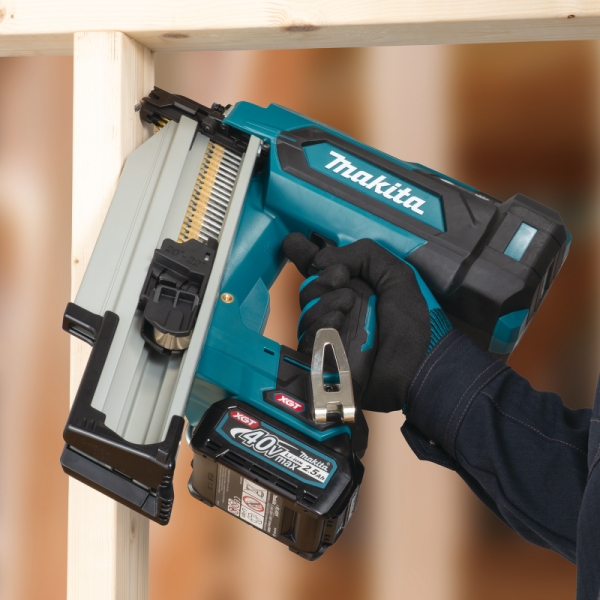 Makita 牧田 BN002G 40Vmax XGT Cordless Framing Nailer, 90mm (3-1/2") – photo 2