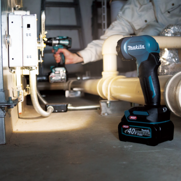 Makita 牧田 ML001G 40Vmax XGT Cordless LED Flashlight – photo 2