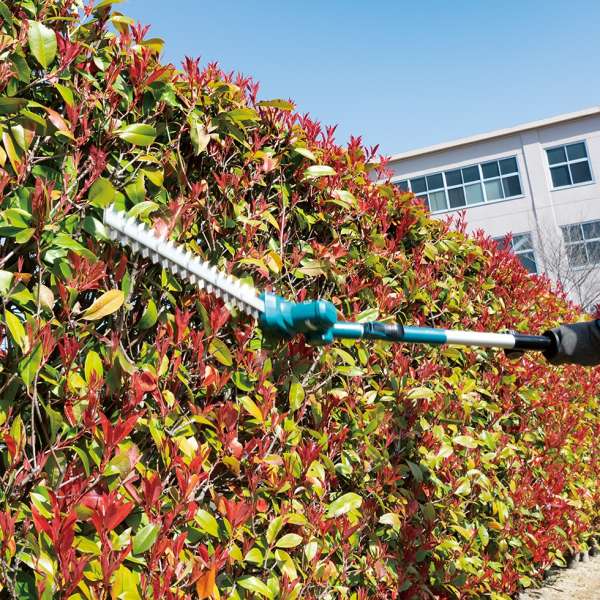 Makita 牧田 DUN461W 18V LXT Cordless Pole Hedge Trimmer, 460mm (18-1/8") – photo 2