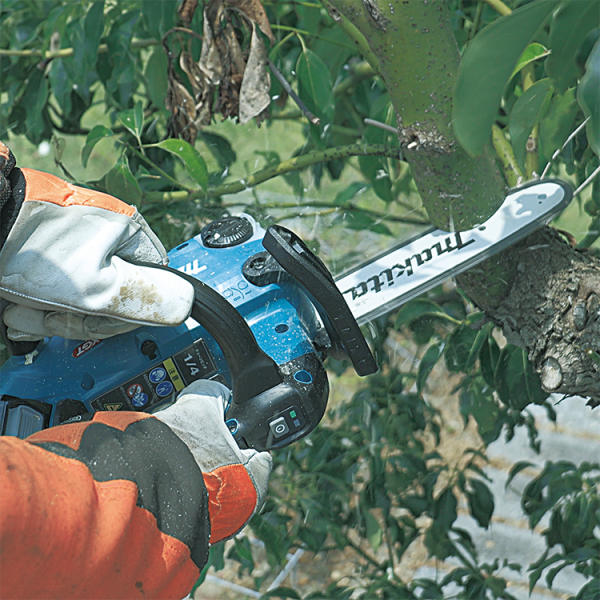 Makita 牧田 UC031G 40Vmax XGT Cordless Chain Saw (10") – photo 3