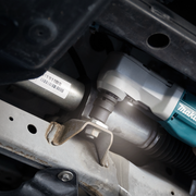 Makita 牧田 DTL302 18V LXT Cordless Angle Impact Wrench – photo 2